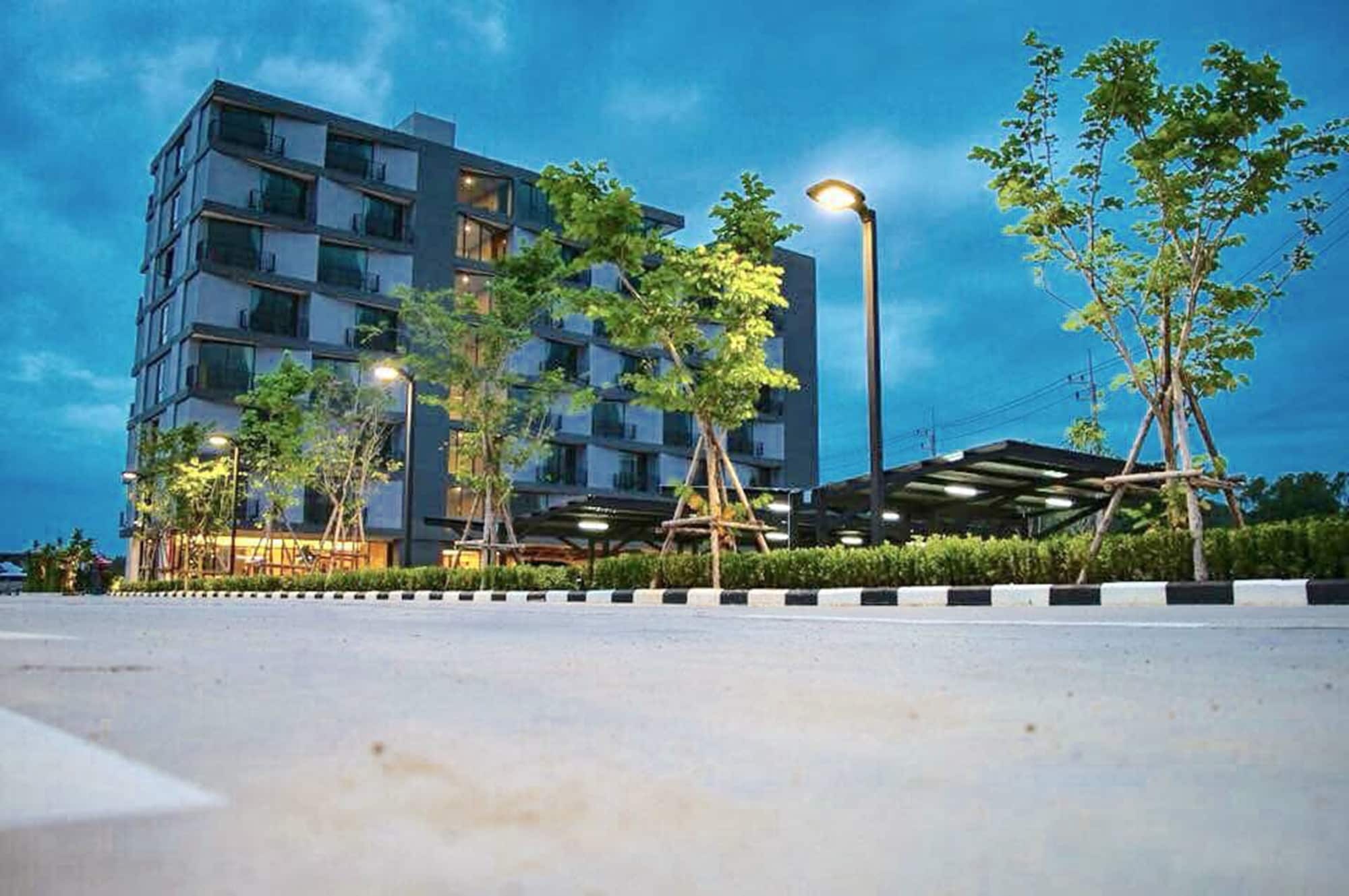 The 28Th Hotel Kanchanaburi Exterior foto